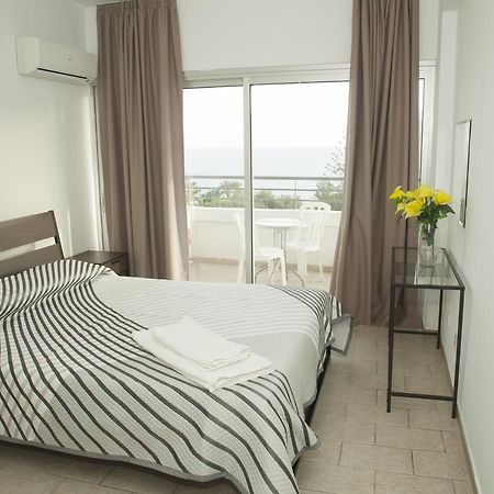 Anemos Apartments Лимасол Экстерьер фото