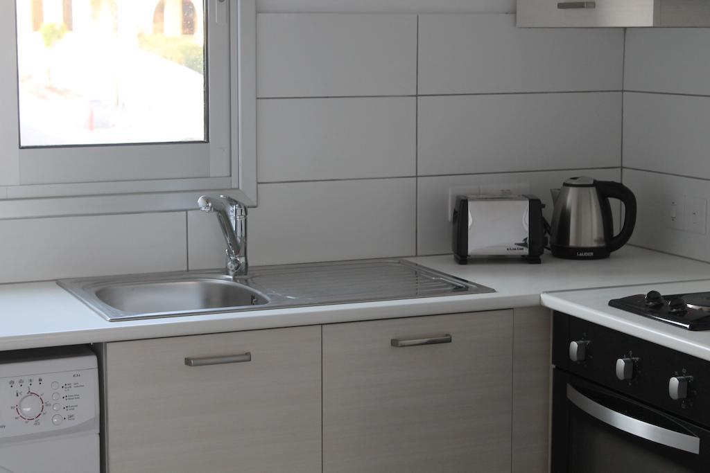 Anemos Apartments Лимасол Экстерьер фото