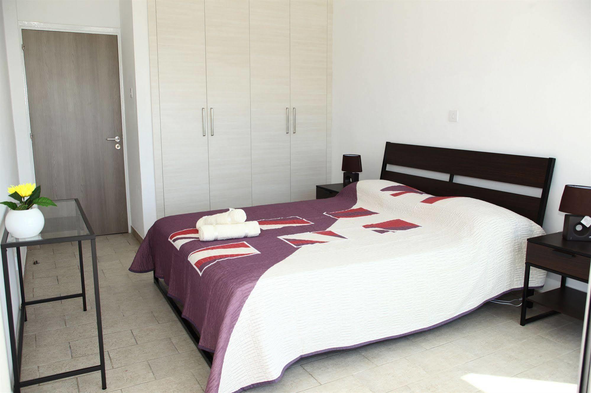 Anemos Apartments Лимасол Экстерьер фото