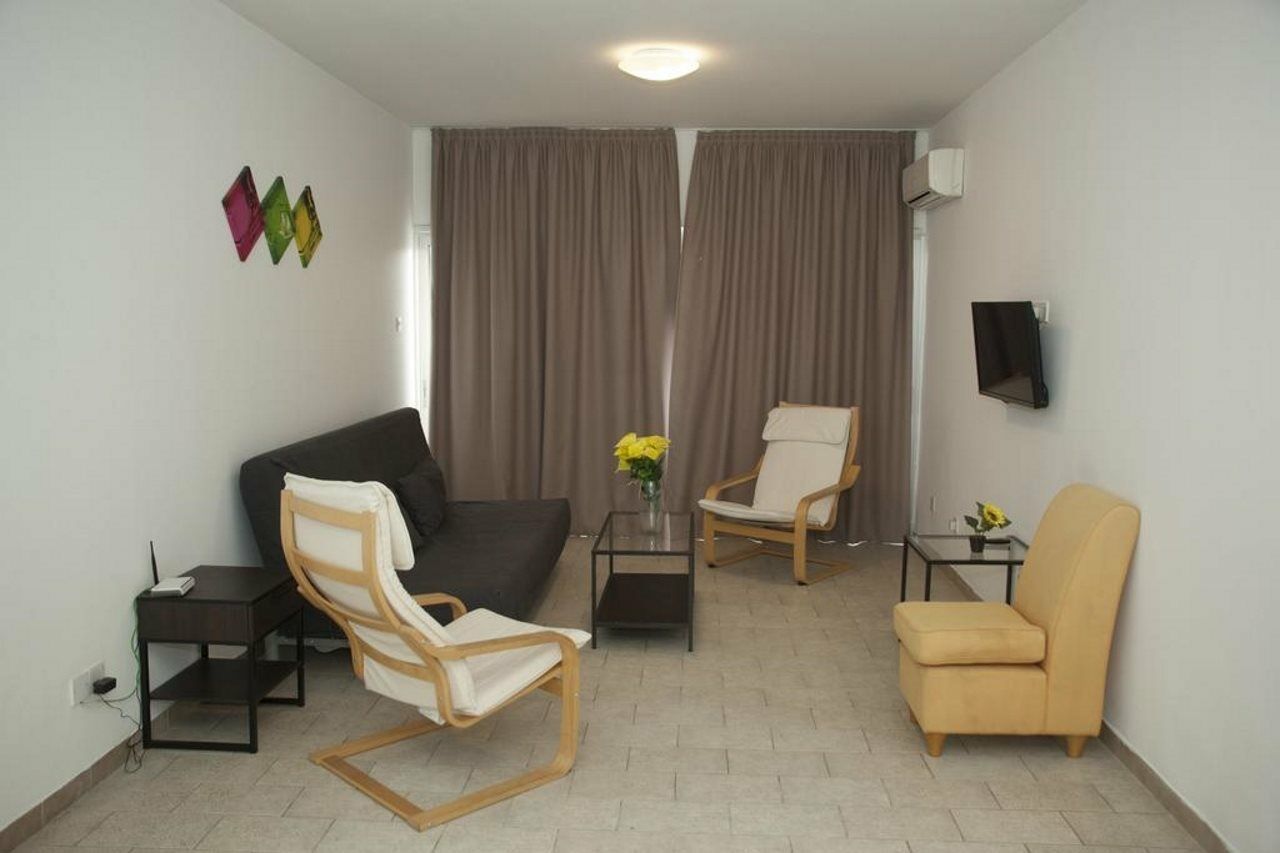 Anemos Apartments Лимасол Экстерьер фото